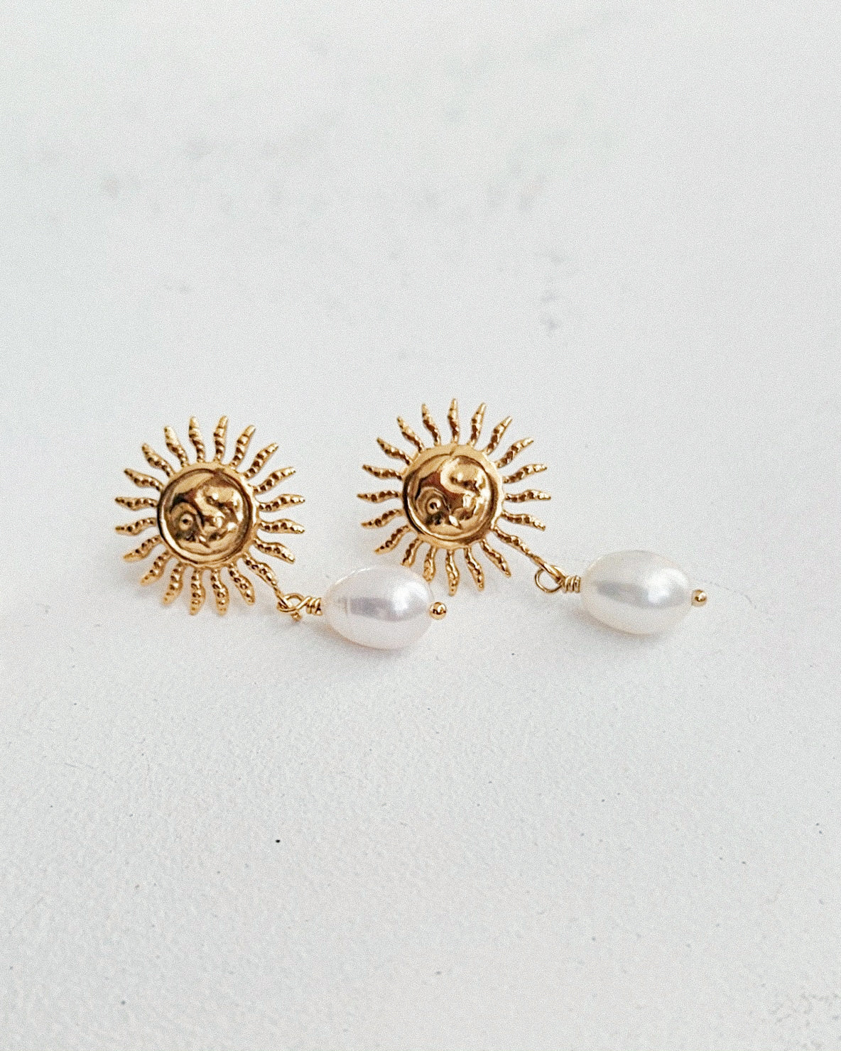 SUN SEEKER Ear Studs