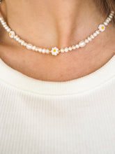 Load image into Gallery viewer, Fiori Pearl Choker
