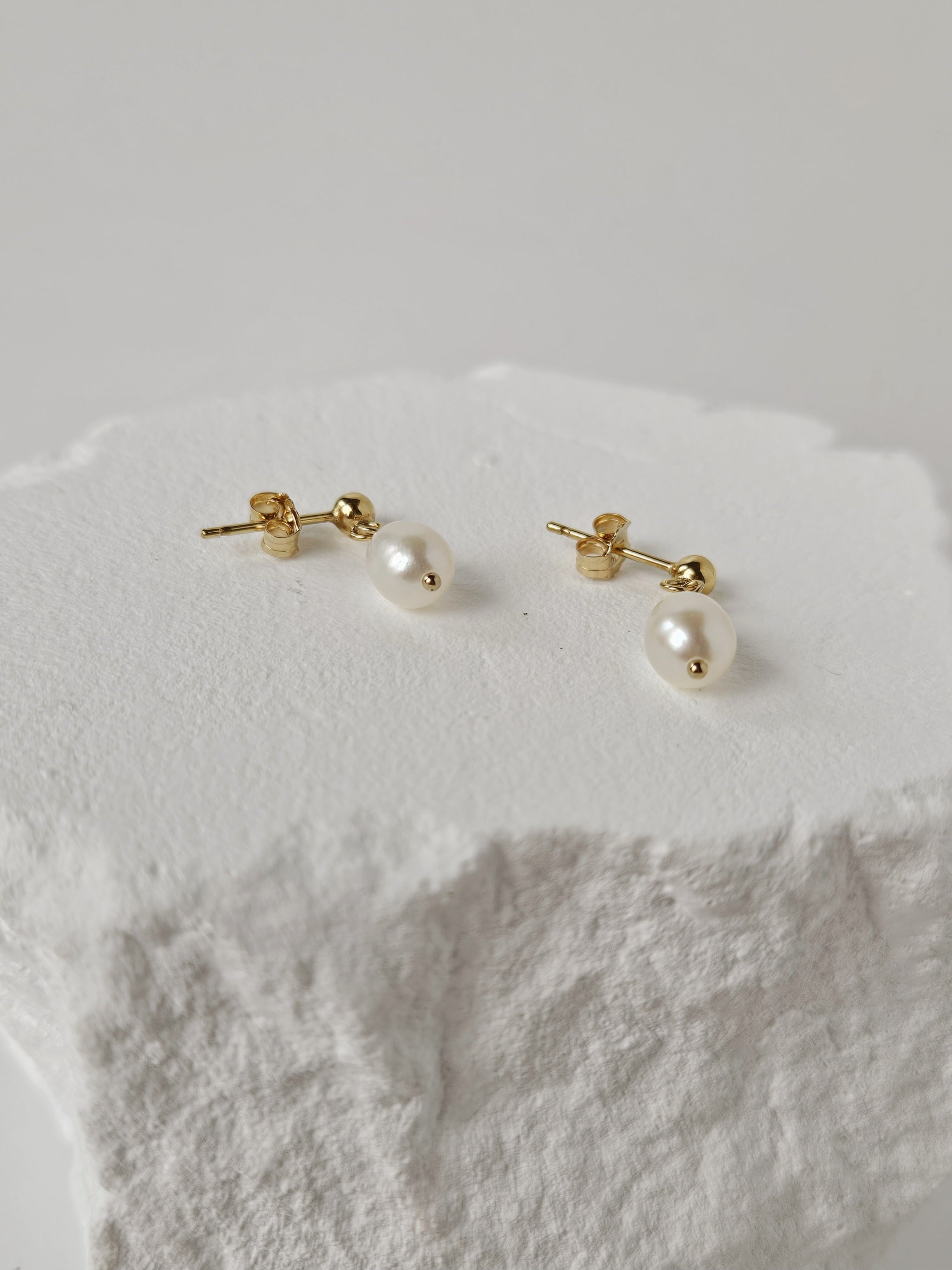 CAPRI Ear Studs