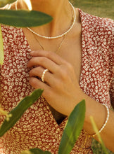 Load image into Gallery viewer, Necklace &quot;TANLINES&quot;

