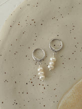 Load image into Gallery viewer, Silver Mini Hoops &quot;MALIBU&quot;
