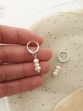 Load image into Gallery viewer, Silver Mini Hoops &quot;MALIBU&quot;
