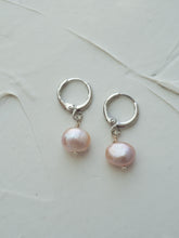 Load image into Gallery viewer, Silver Mini Hoops &quot;PEACHY DROP&quot;
